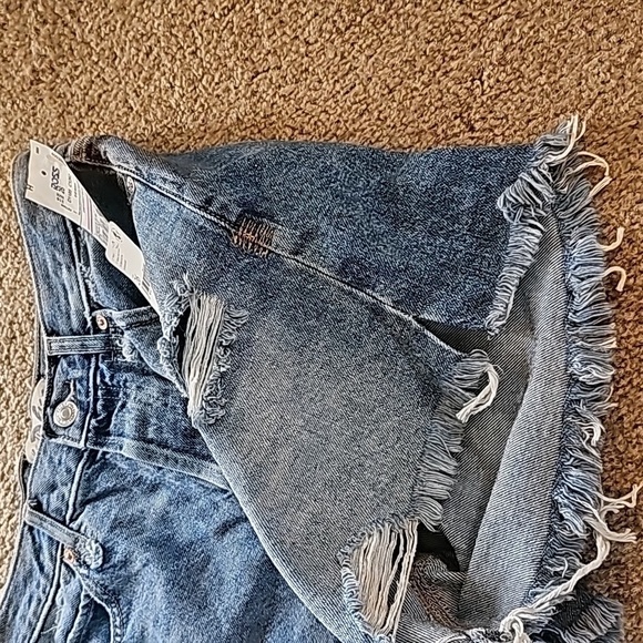 We The Free Denim Shorts Shout and Twist - Picture 6 of 6